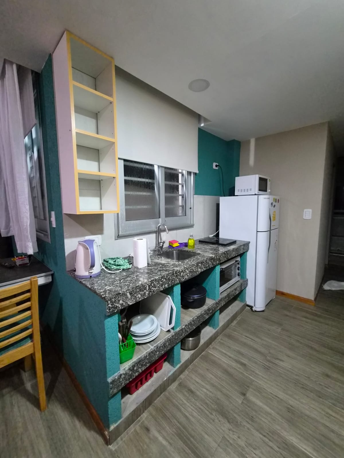 Cocina equipada del monoambiente