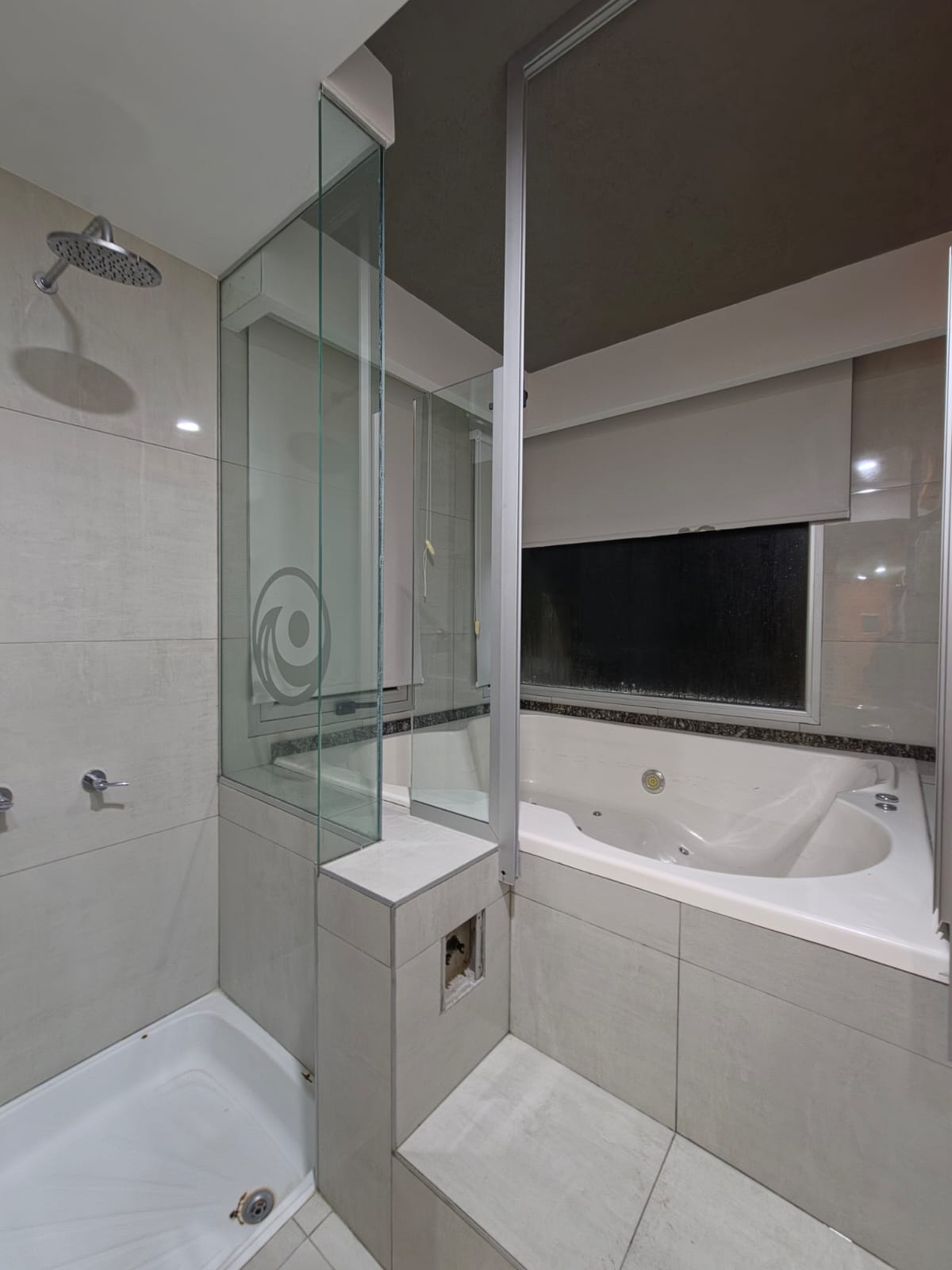 Baño completo del monoambiente