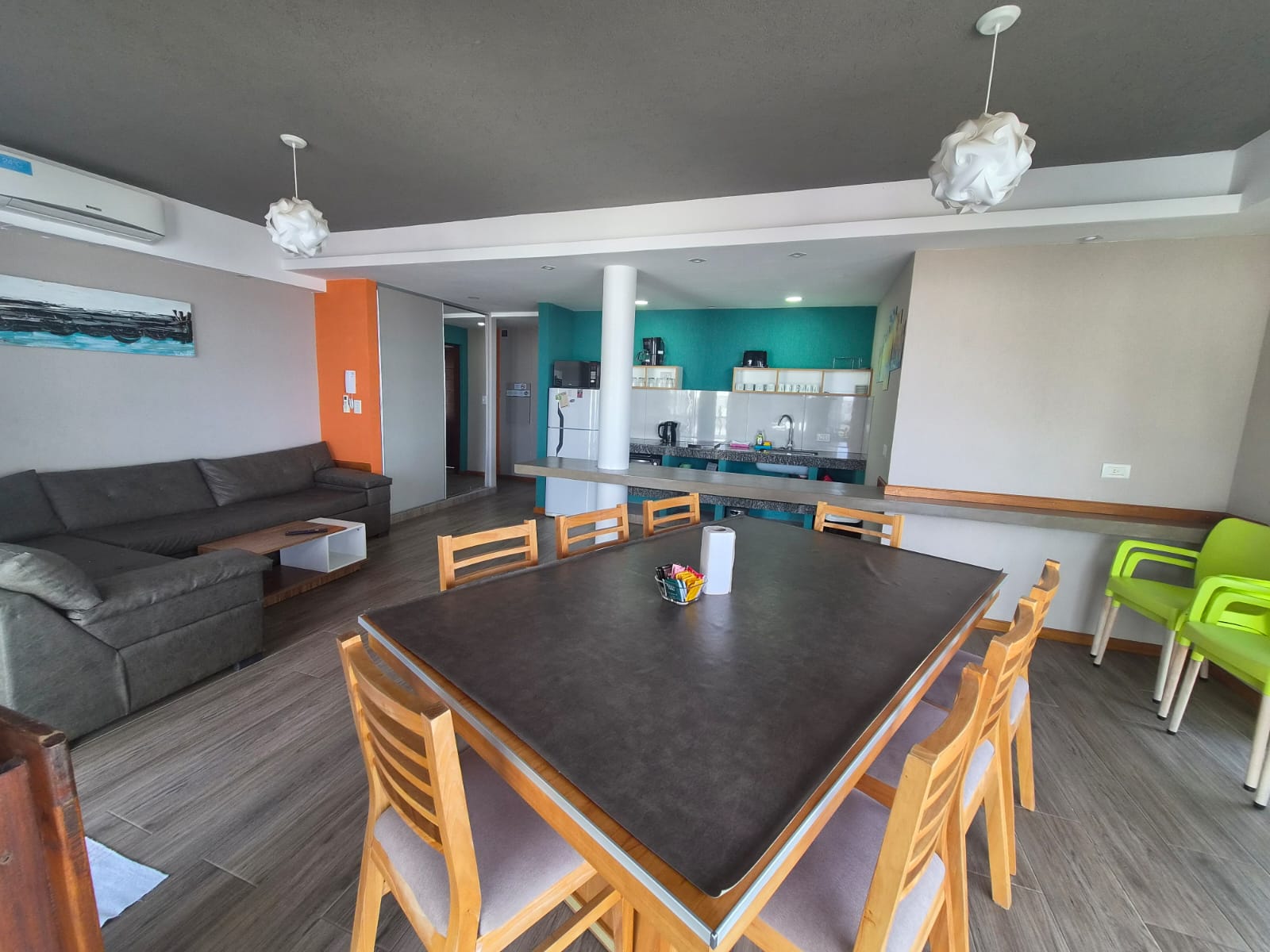 Living comedor del departamento tres ambientes premium